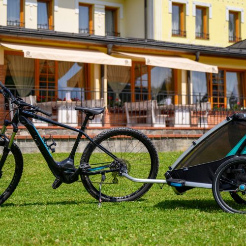 ebike s thule vozíkom